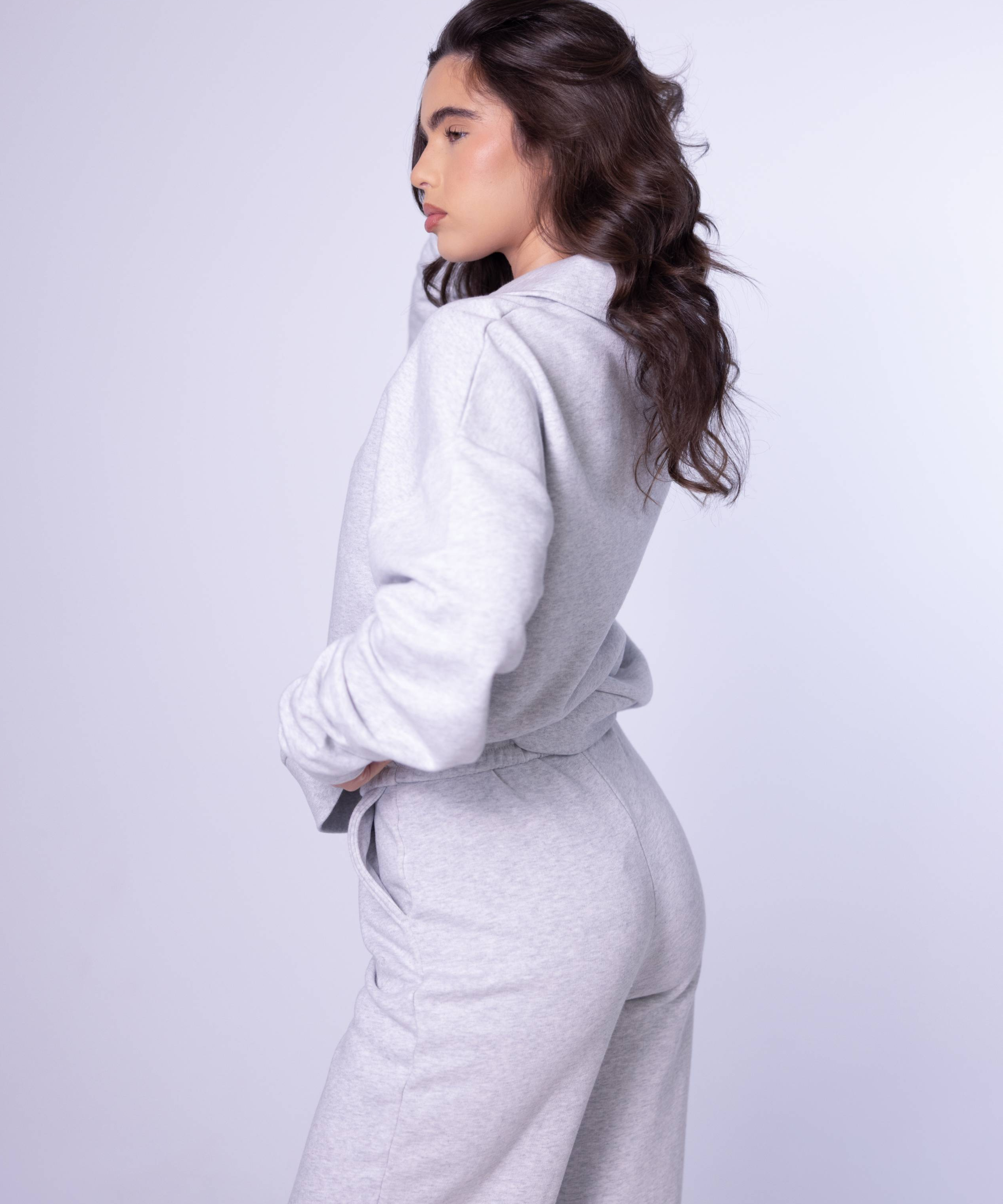 Classic Straight Leg Jogger - cescie